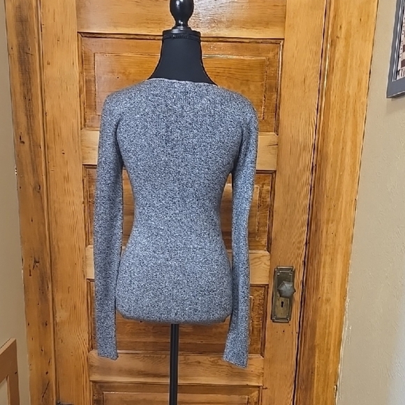 Express Gray Long Sleeve Knit Top M - Picture 4 of 4